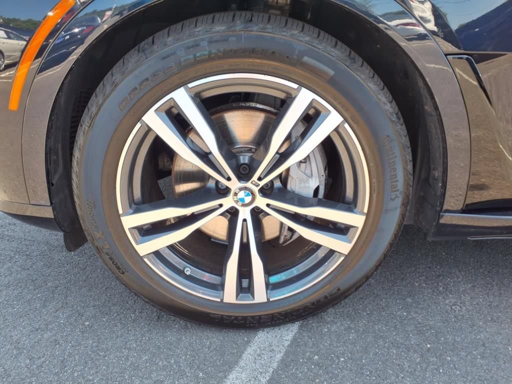 Used 2023 BMW X7 xDrive40i w/ M Sport Package AWD/4WD image 7