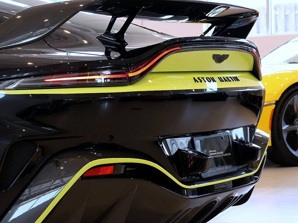 Used 2023 Aston Martin V12 Vantage RWD image 81