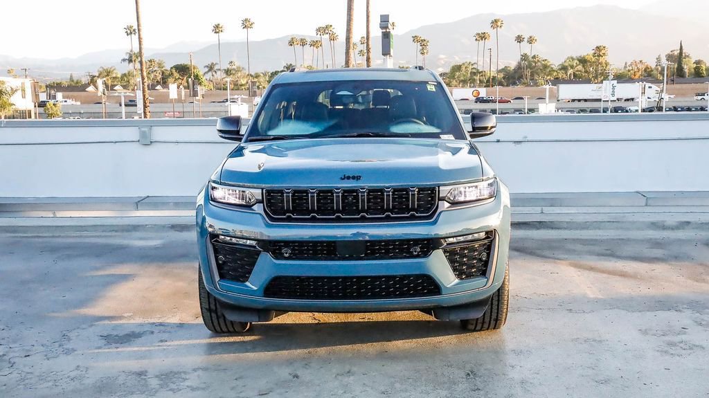 New 2026 Jeep Grand Cherokee L Limited AWD/4WD image 3