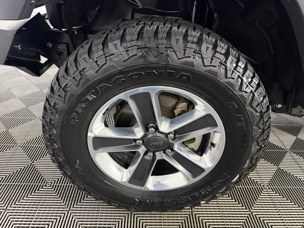 Used 2018 Jeep Wrangler Unlimited Sport S AWD/4WD image 9