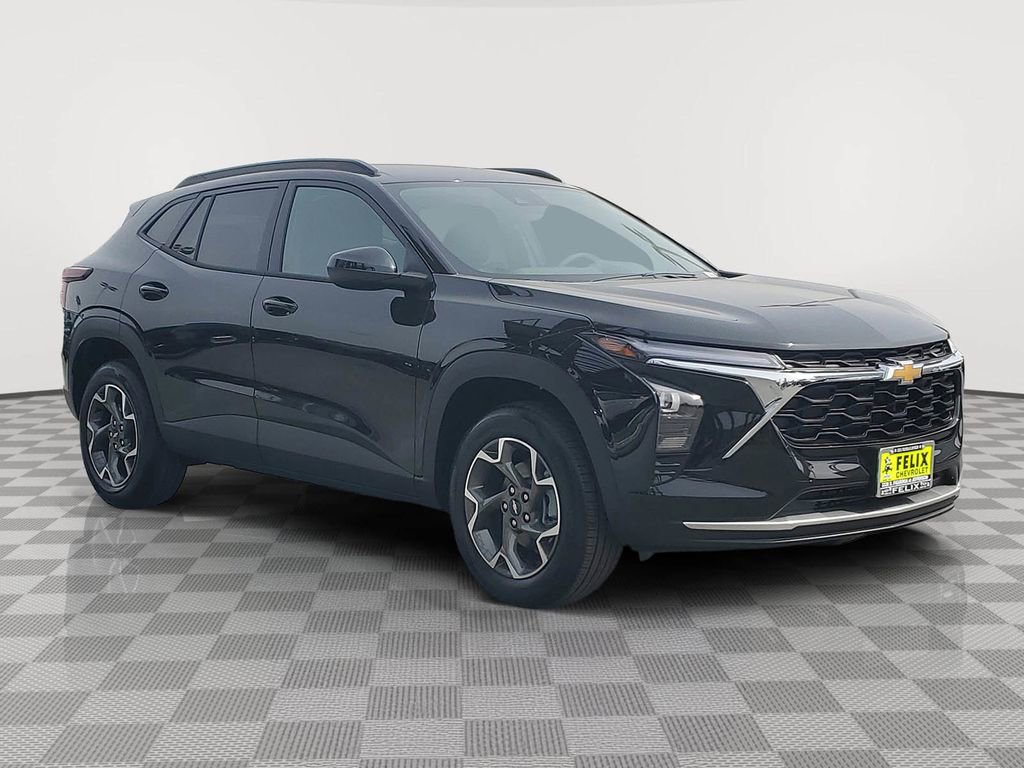 New 2026 Chevrolet Trax LT image 2