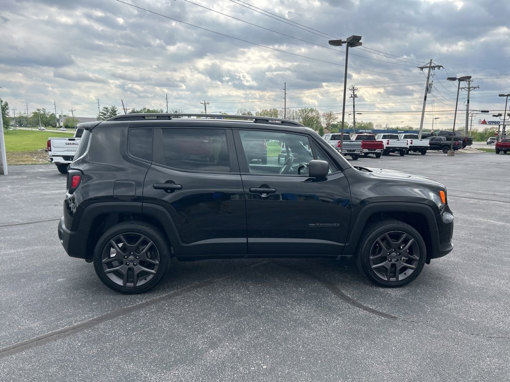 Used 2021 Jeep Renegade Latitude AWD/4WD image 19