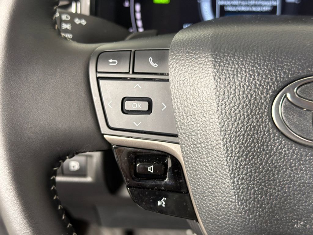 Used 2025 Toyota Camry SE FWD image 24