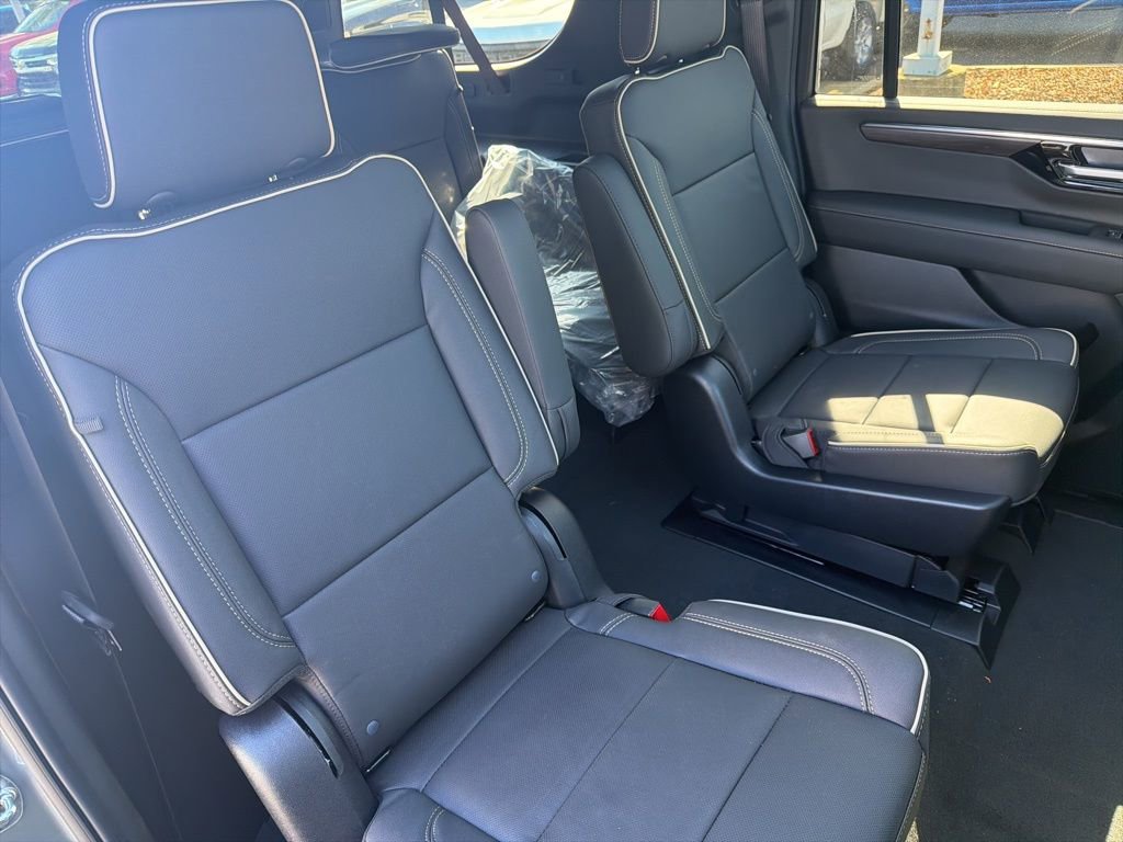 New 2026 Chevrolet Suburban Premier image 33