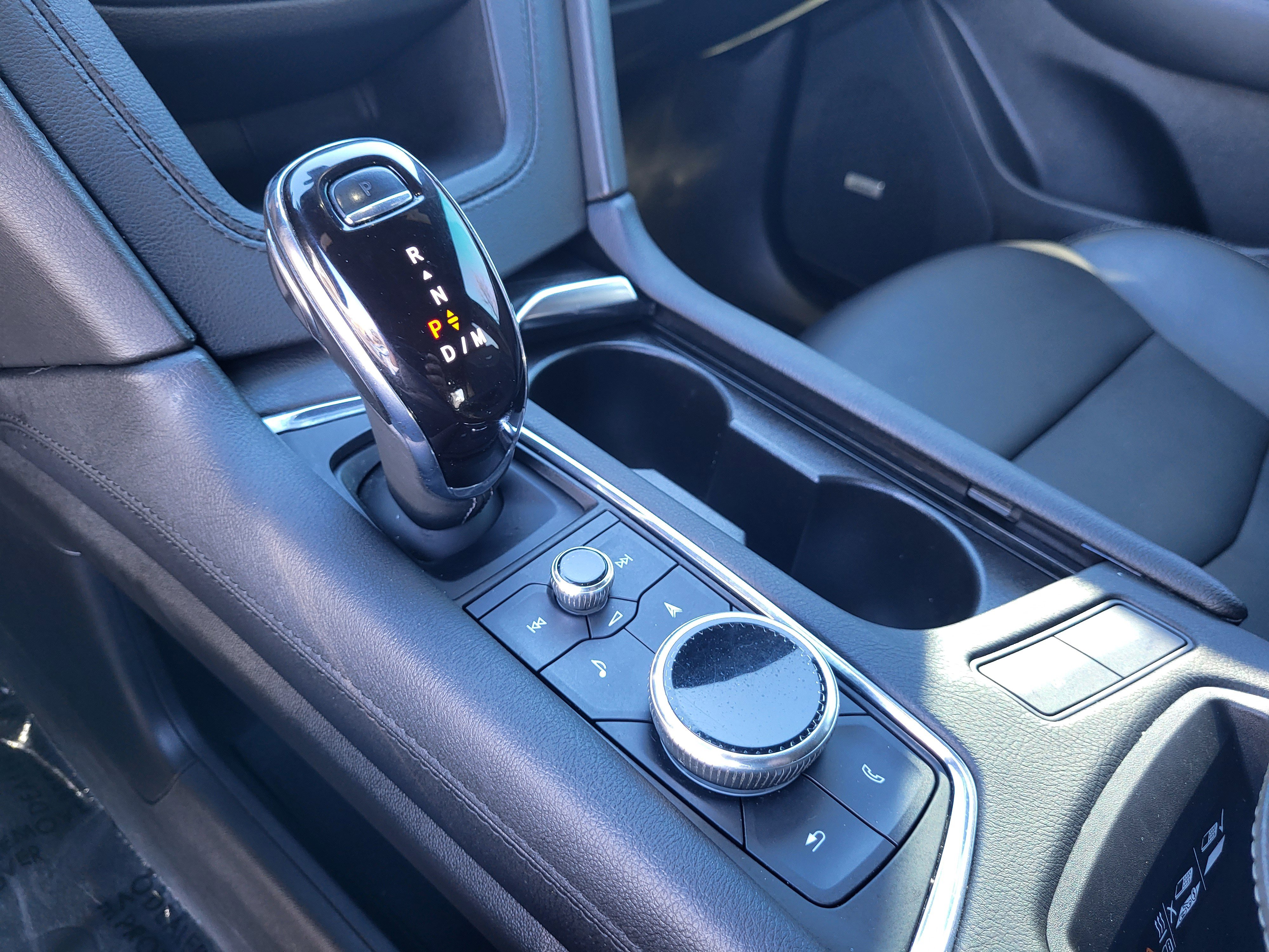 Used 2023 Cadillac XT5 Sportv w/ Technology Package image 9