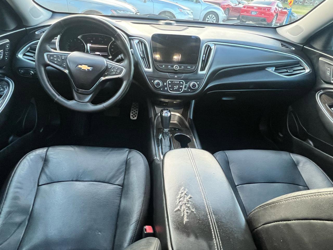 Used 2017 Chevrolet Malibu Premier w/ Premier Sun and Wheel Package FWD image 9