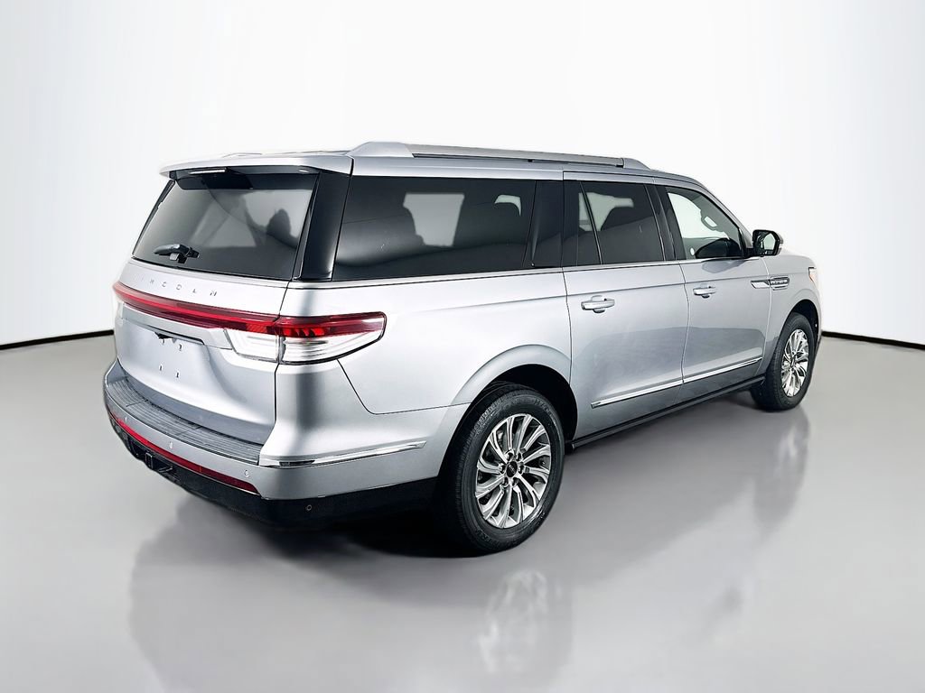 Used 2022 Lincoln Navigator L Standard image 7