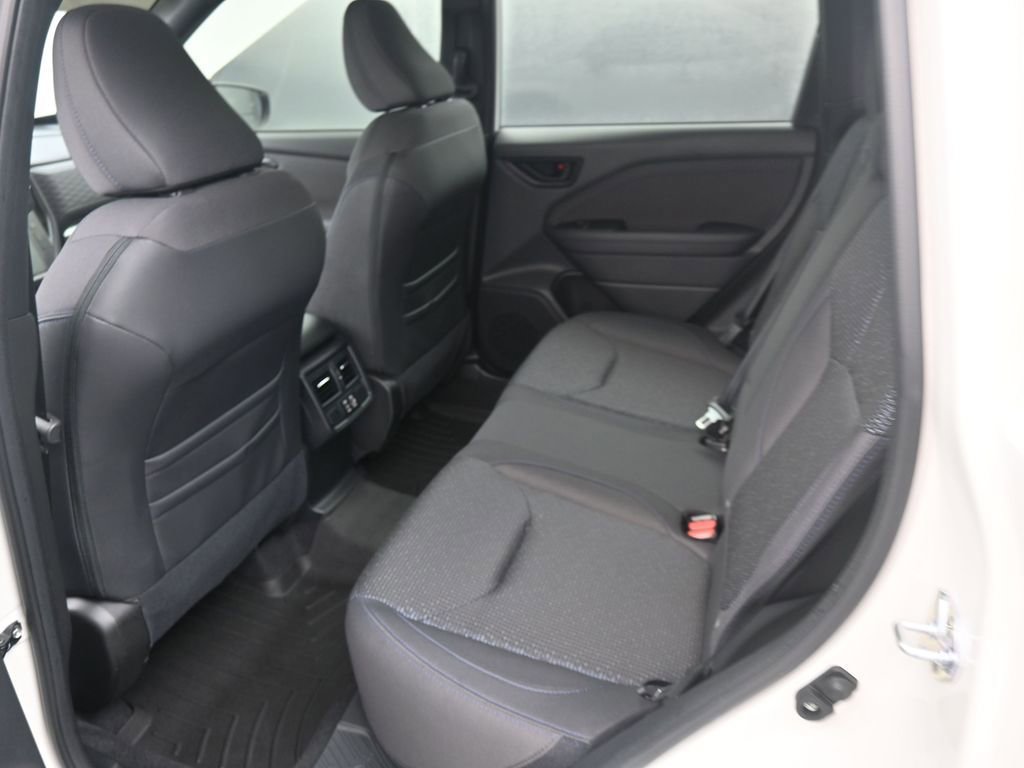 Used 2025 Subaru Forester Premium w/ Convenience Package #2 image 16