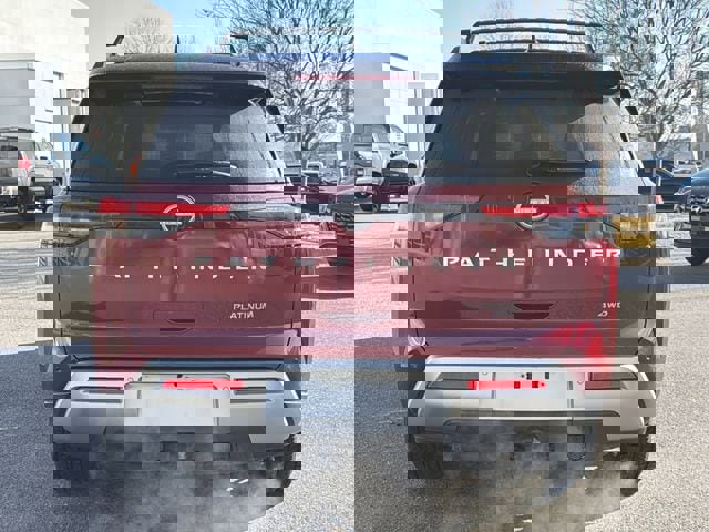 Used 2023 Nissan Pathfinder Platinum w/ Cargo Package image 4