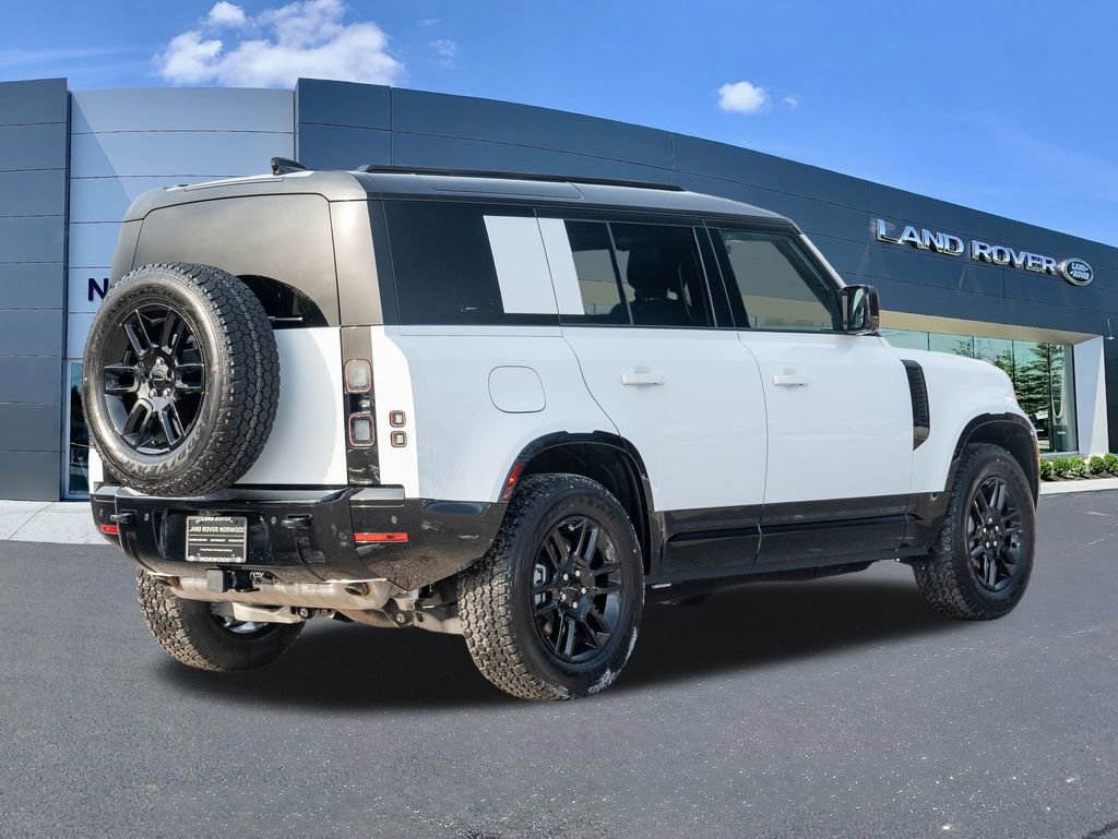 New 2026 Land Rover Defender 110 X-Dynamic SE image 4