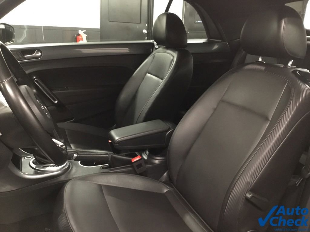 Used 2019 Volkswagen Beetle 2.0T S image 33