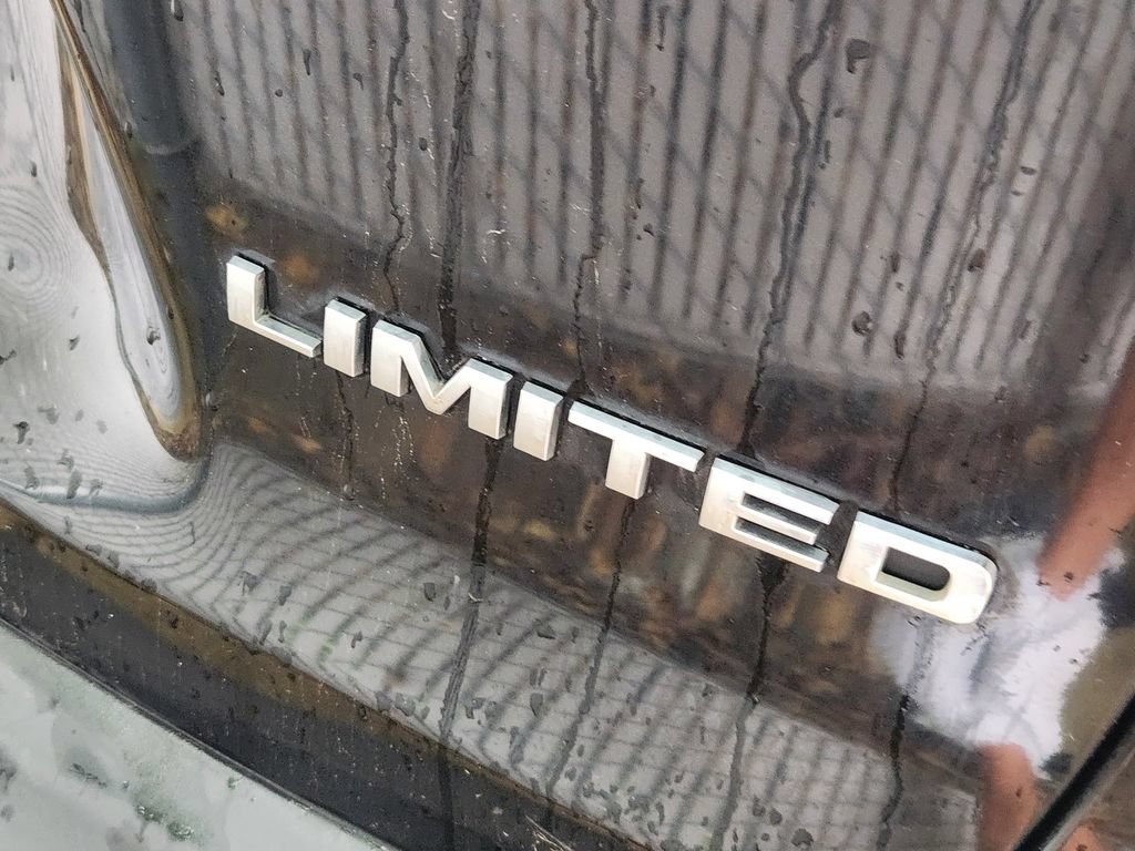 Used 2019 Jeep Cherokee Limited FWD image 10