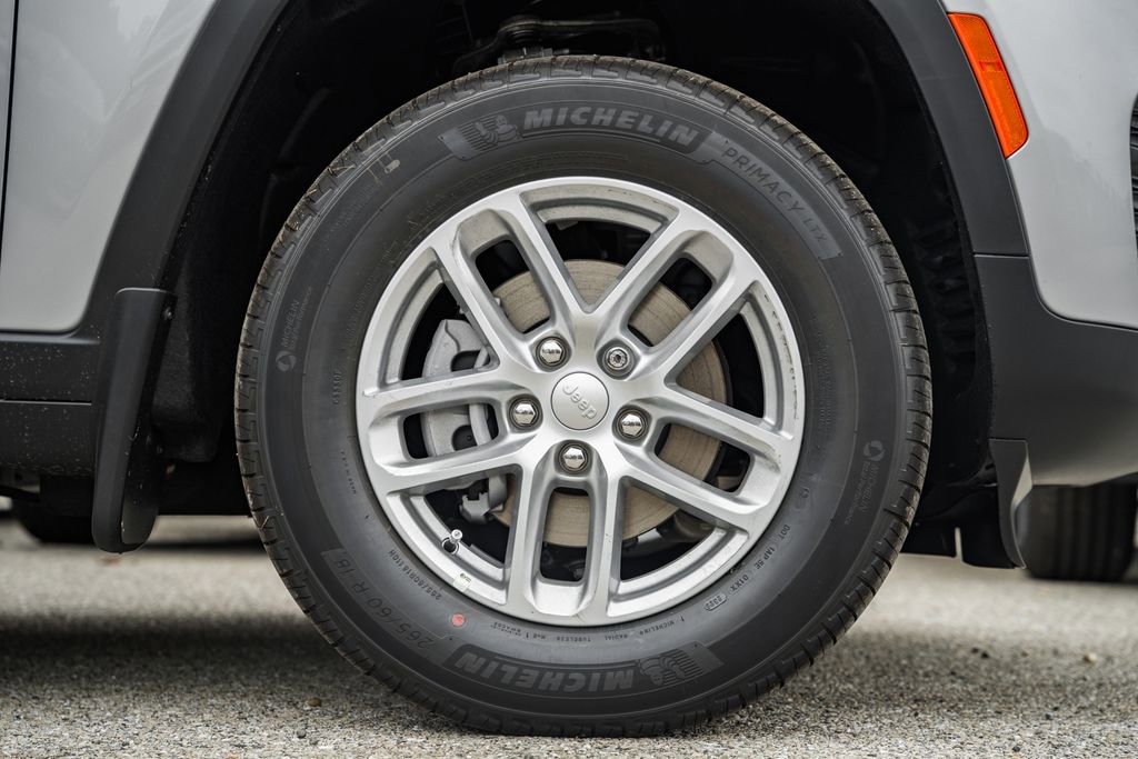 New 2025 Jeep Grand Cherokee Laredo X w/ Luxury Tech Group I image 16