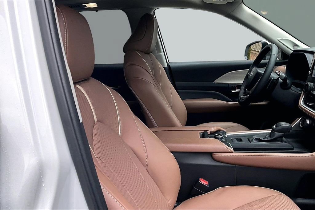 Used 2026 Toyota Grand Highlander Platinum image 29