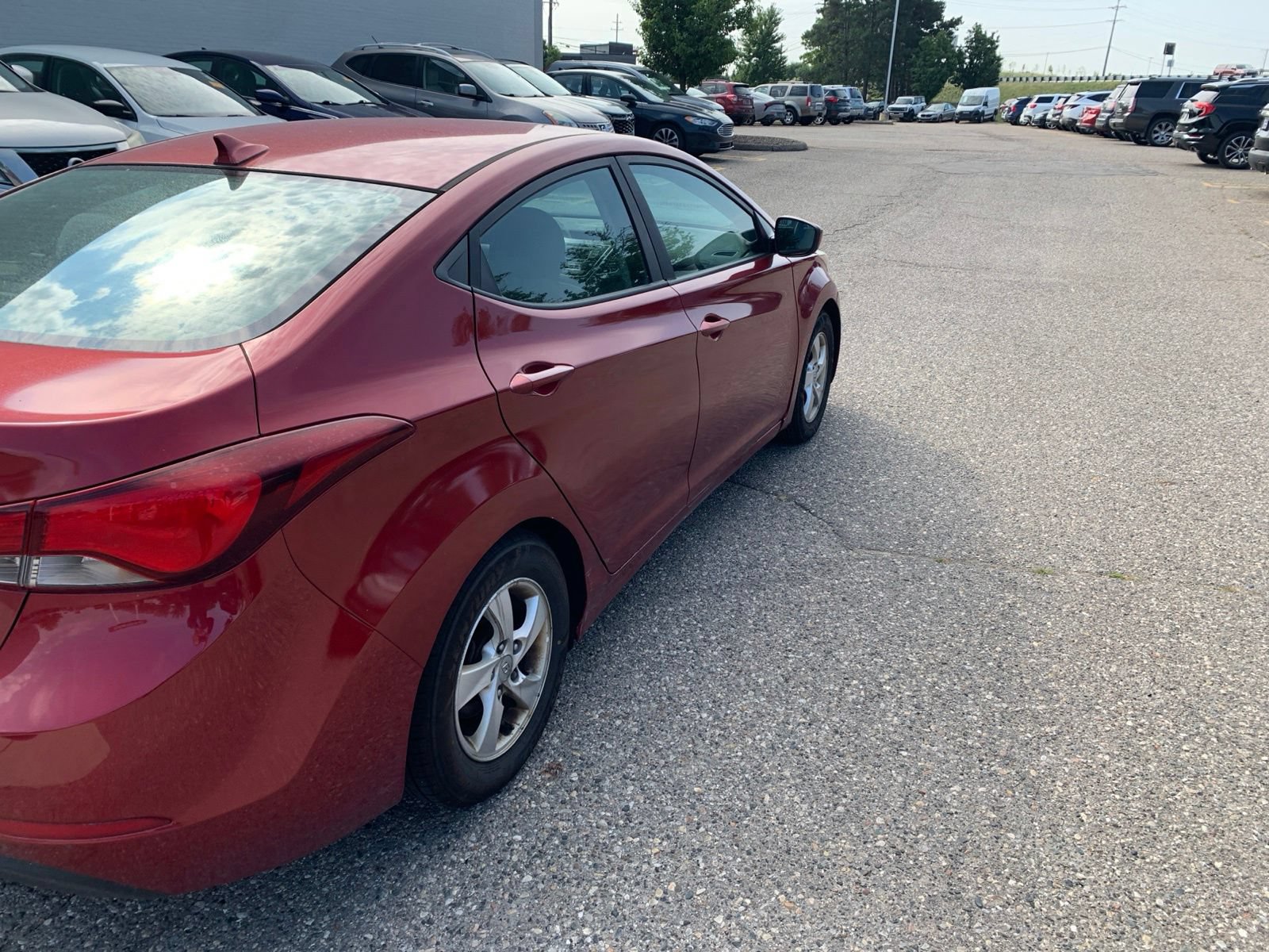 Used 2015 Hyundai Elantra SE FWD image 4