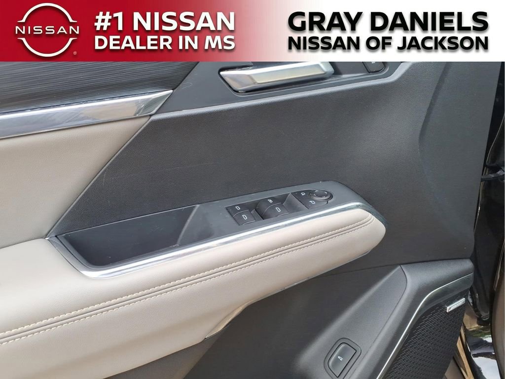 Used 2025 GMC Acadia Elevation w/ Elevation Premium Package FWD image 12