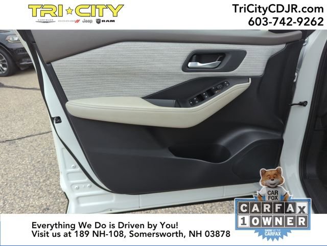 Used 2023 Nissan Rogue SV image 16