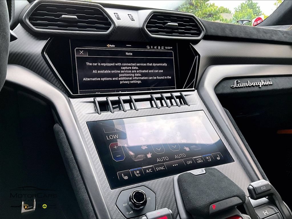 Used 2023 Lamborghini Urus Performante AWD/4WD image 7