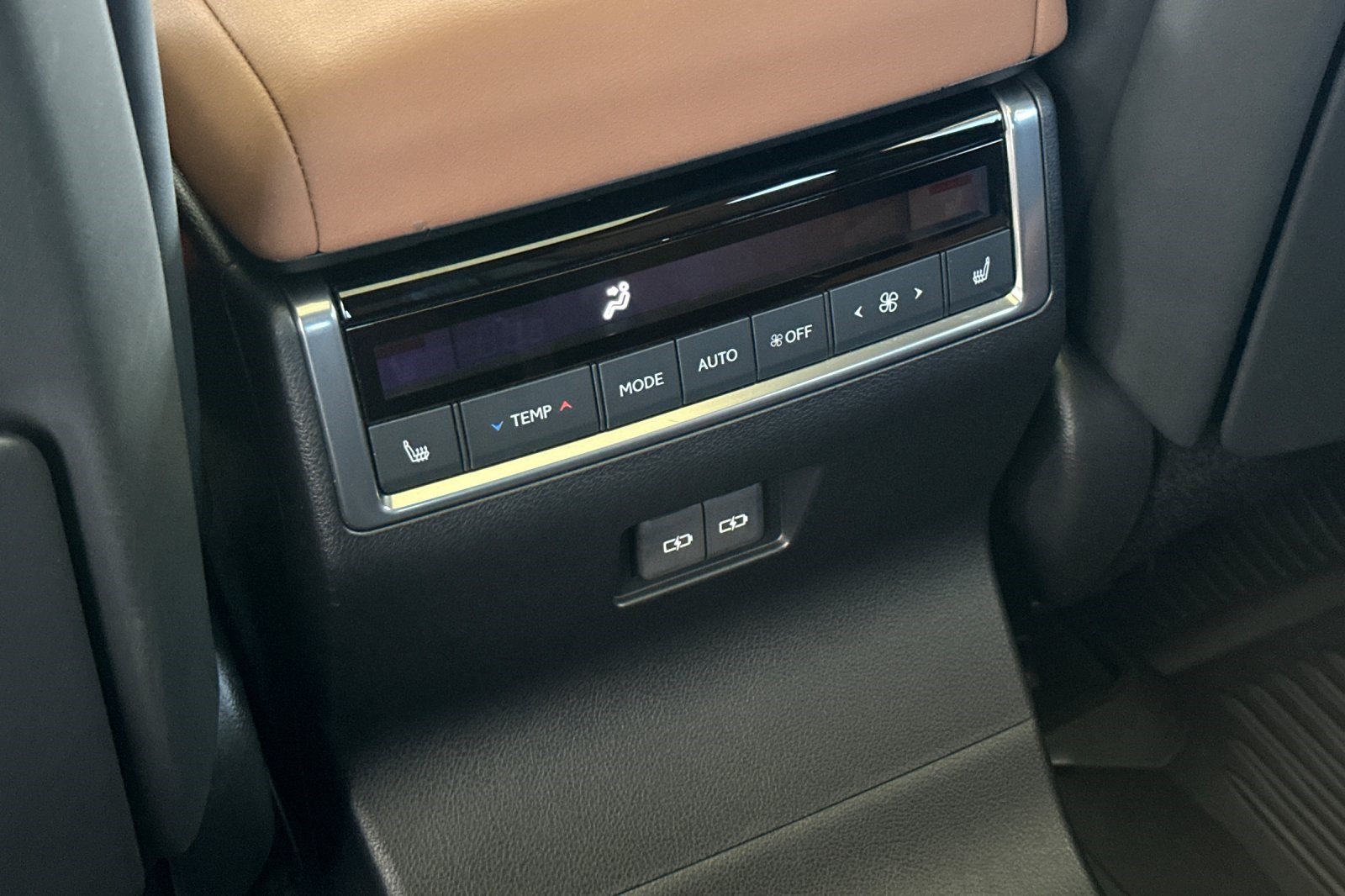 Certified 2024 Lexus GX 550 w/ Cold Area Package AWD/4WD image 16