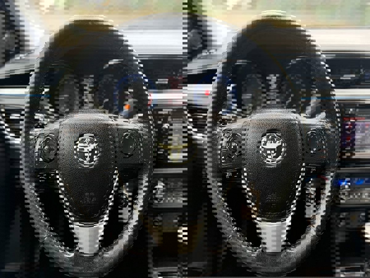 Used 2014 Toyota Corolla S image 16