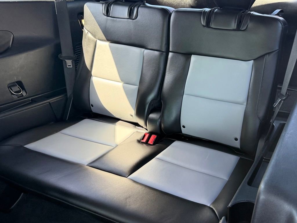 Certified 2022 Ford Explorer XLT w/ Equipment Group 202A image 32