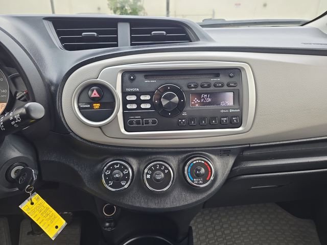 Used 2013 Toyota Yaris L image 23