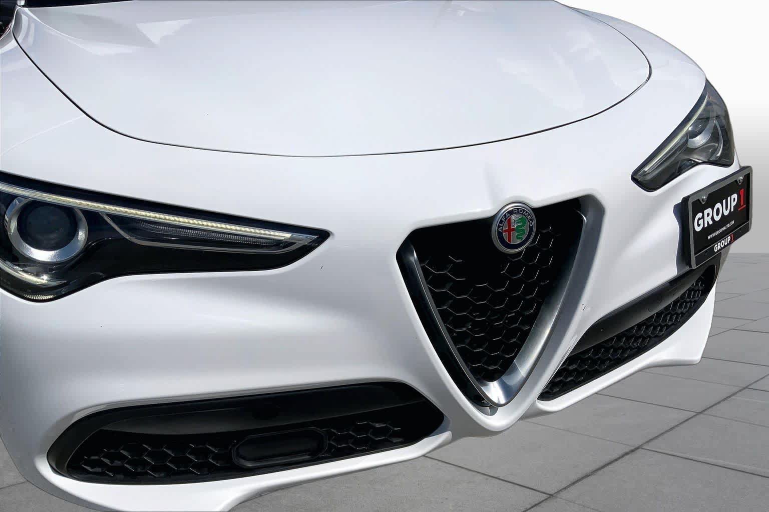 Used 2020 Alfa Romeo Stelvio RWD image 30
