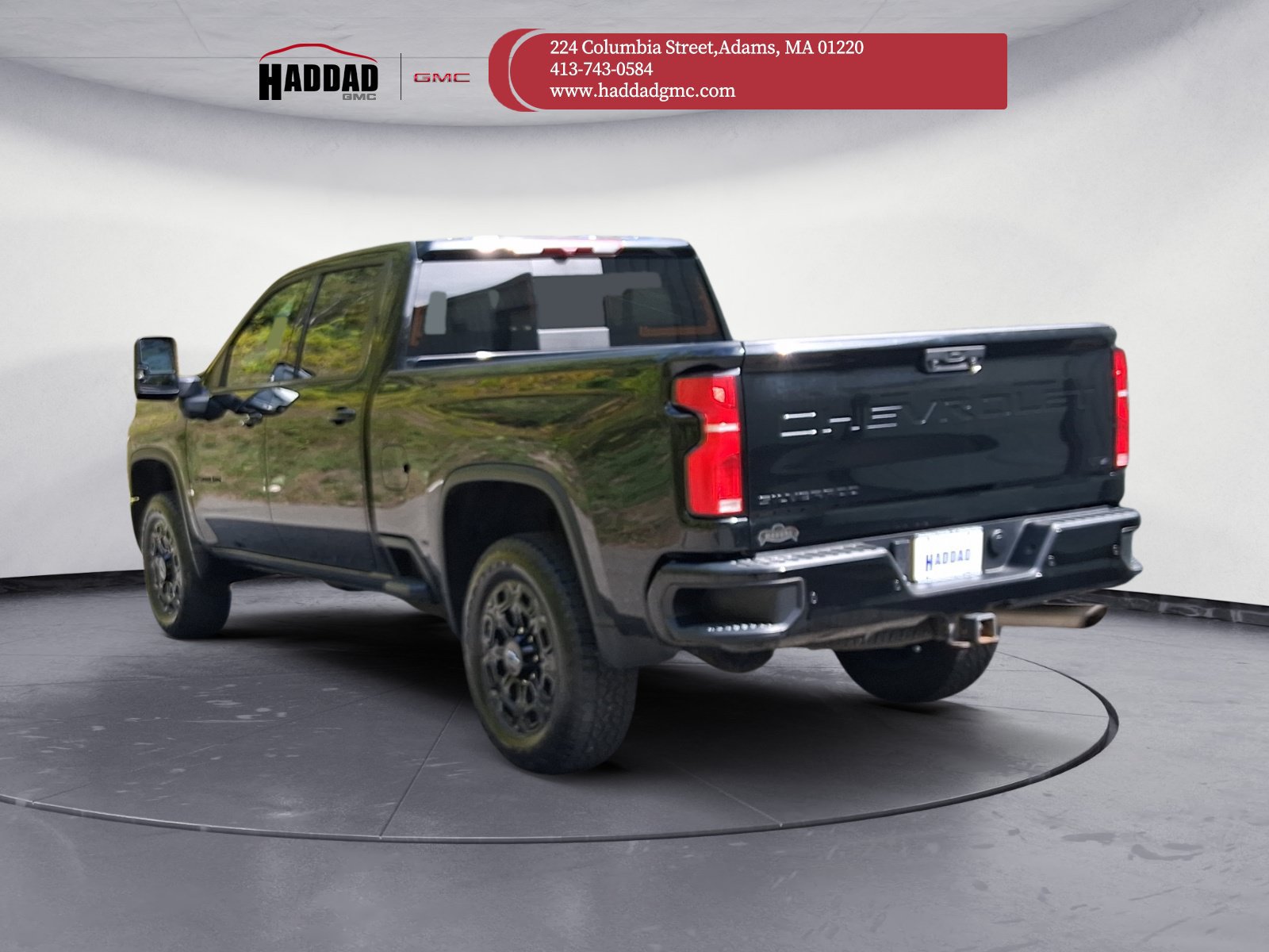 Used 2024 Chevrolet Silverado 2500 LTZ w/ LTZ Plus Package AWD/4WD image 6