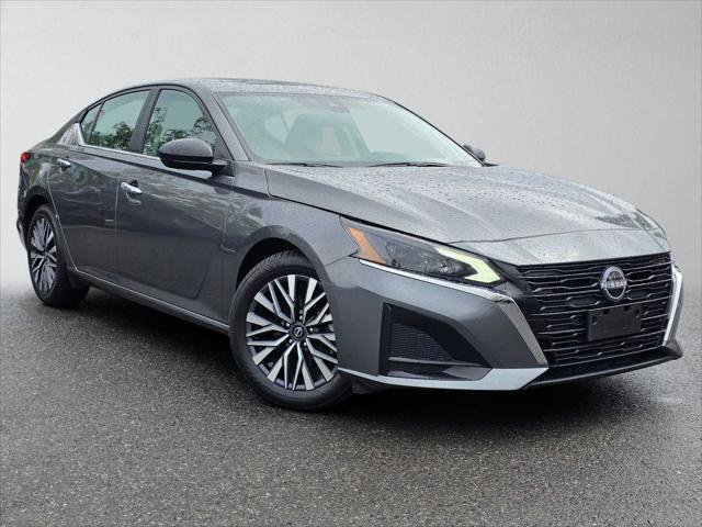 Used 2025 Nissan Altima 2.5 SV FWD image 1