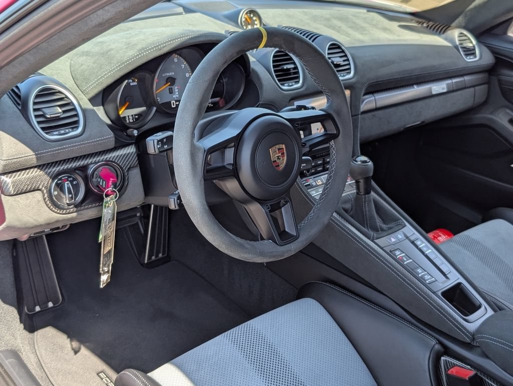 Used 2025 Porsche 718 Cayman GT4 RS RWD image 4