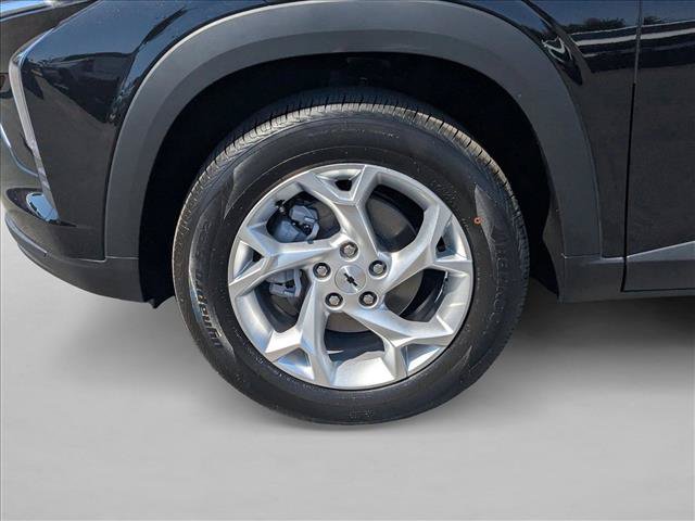 New 2026 Chevrolet Trax LS w/ LS Convenience Package FWD image 10