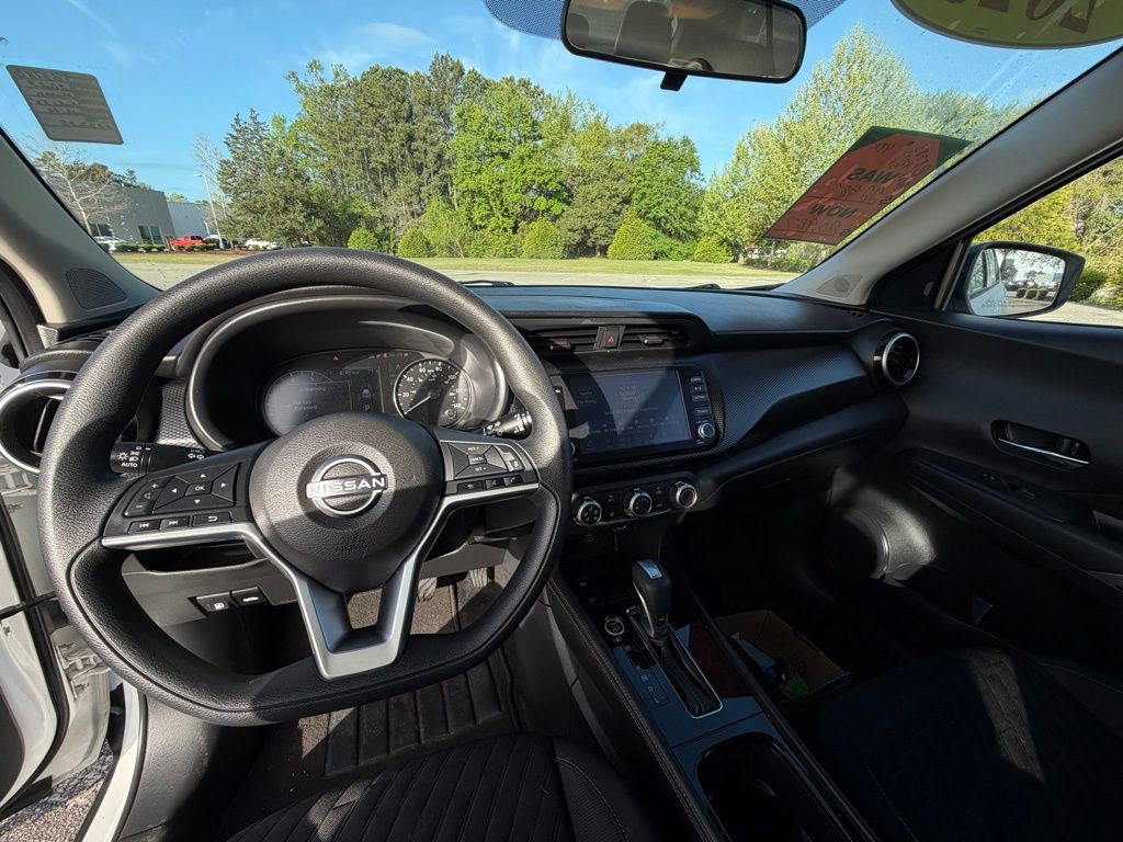 Certified 2023 Nissan Kicks SV FWD image 18