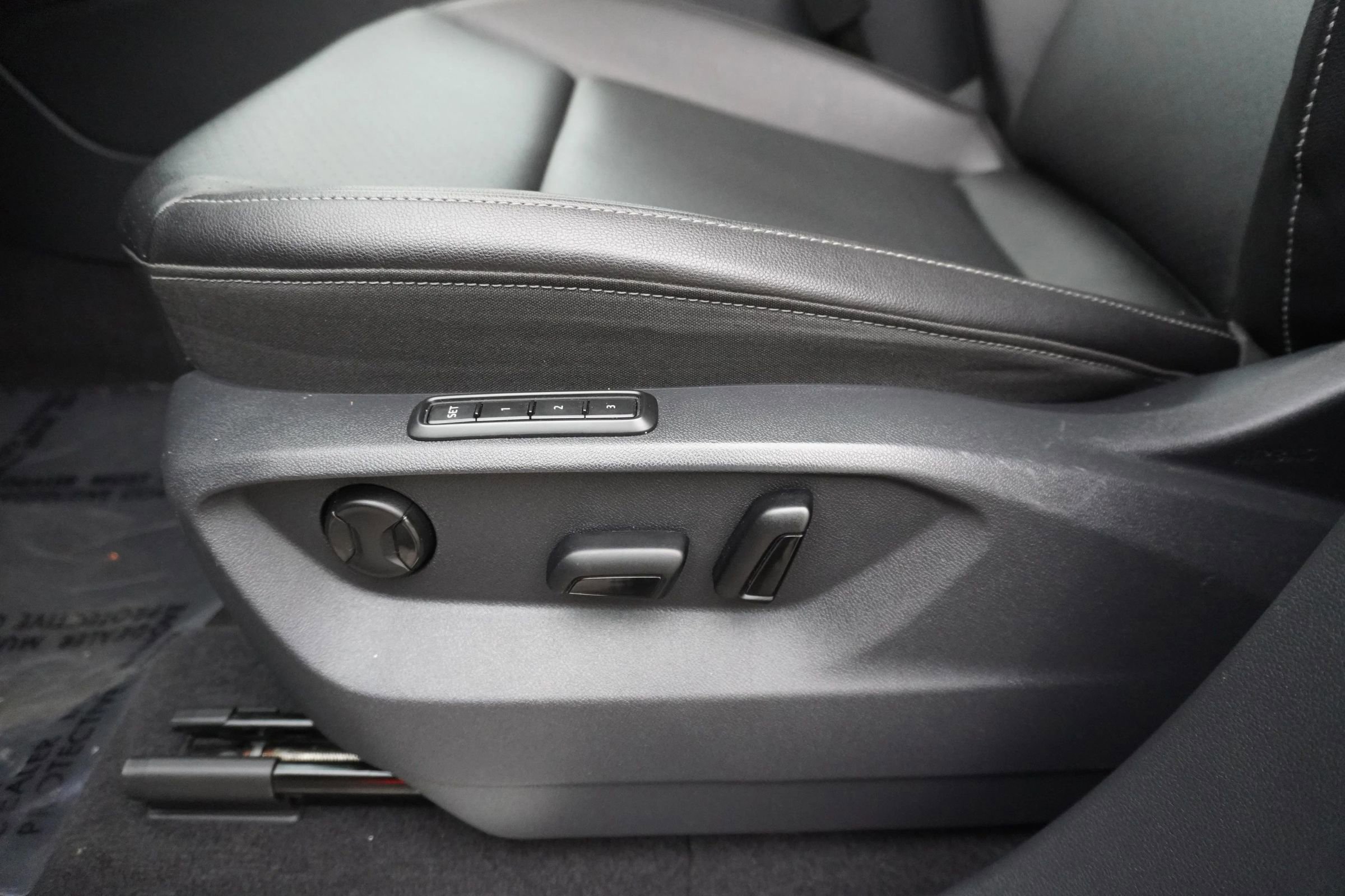 Used 2018 Volkswagen Atlas SEL image 30