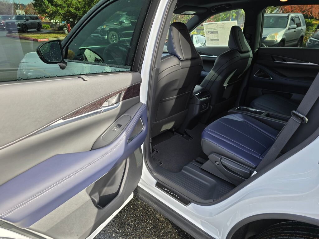New 2026 INFINITI QX60 Sport image 17