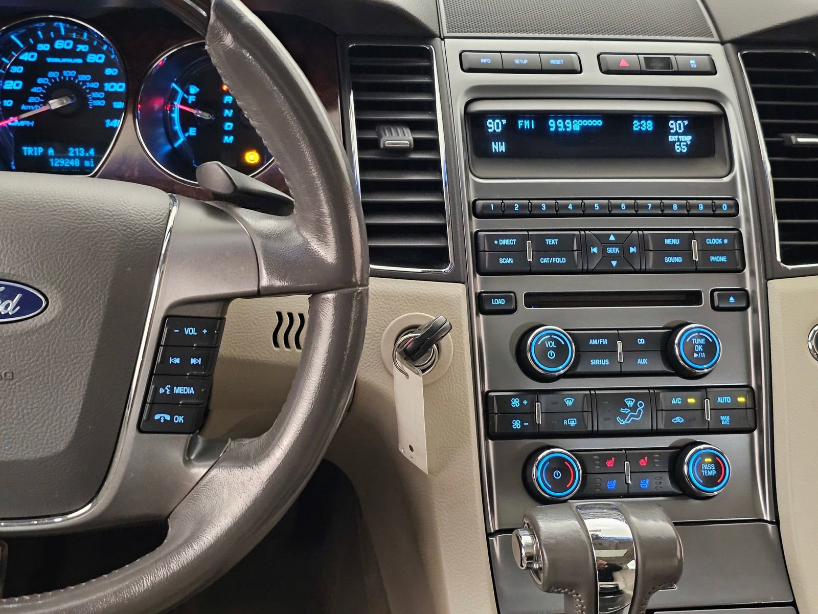 Used 2010 Ford Taurus Limited image 22