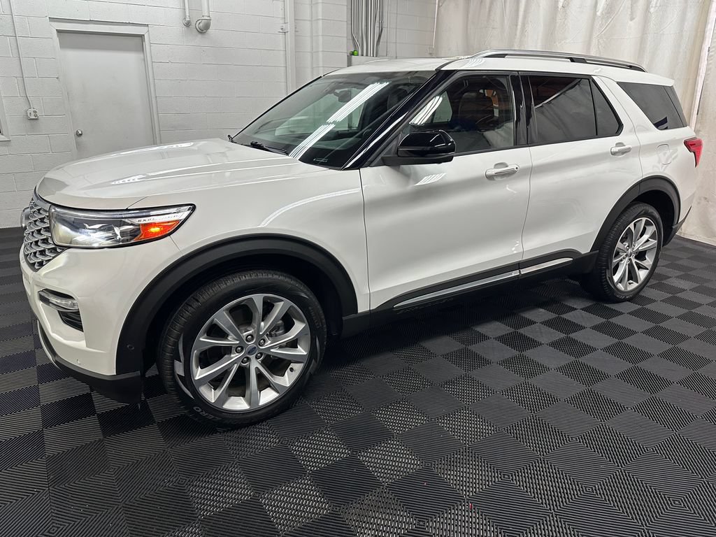 Used 2022 Ford Explorer Platinum w/ Class IV Trailer Tow Package AWD/4WD image 5
