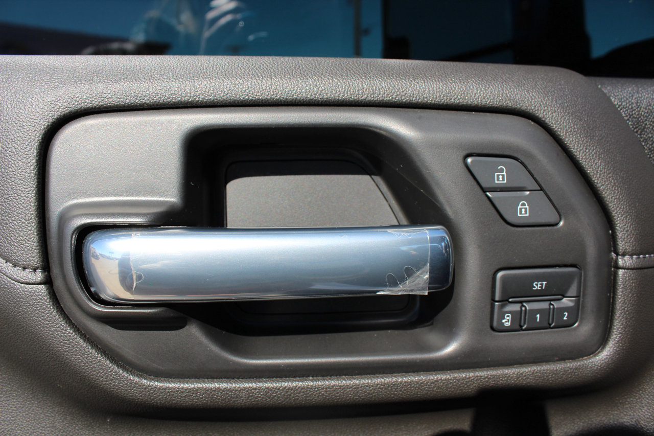 Used 2022 GMC Sierra 3500 Denali w/ Denali Ultimate Package image 54