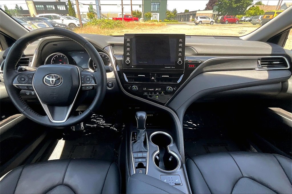 Used 2023 Toyota Camry XLE w/ Cold Weather Package image 16