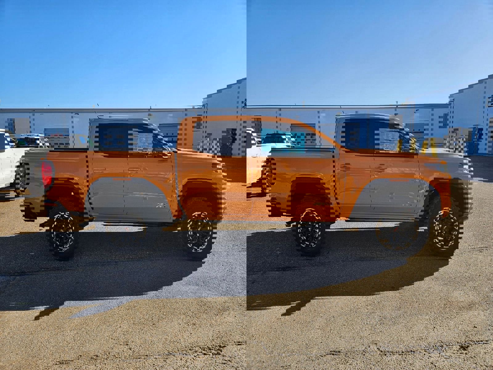 New 2026 GMC Canyon AT4 w/ AT4 Premium Package image 7