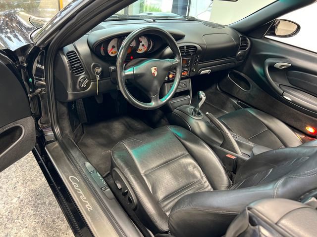 Used 2004 Porsche 911 Carrera 4 image 18