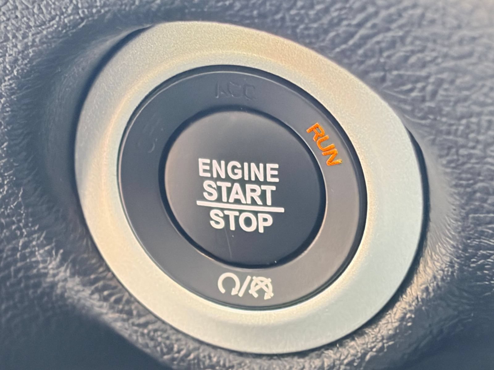 Used 2025 Chrysler Pacifica Select FWD image 19