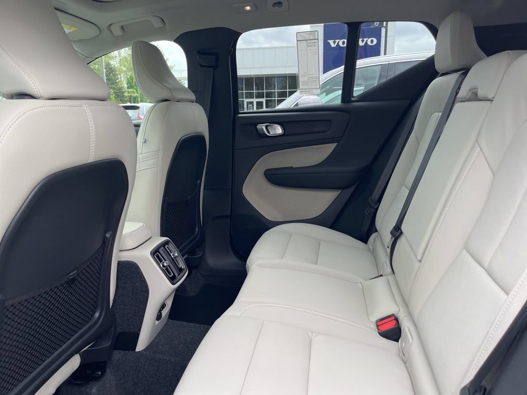 New 2026 Volvo XC40 B5 Plus w/ Protection Package Premier AWD/4WD image 5