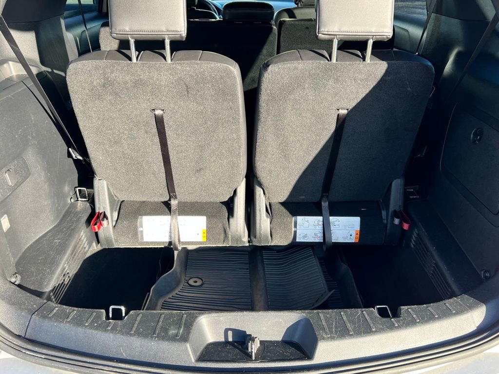 Used 2018 Ford Explorer XLT w/ Equipment Group 202A image 18