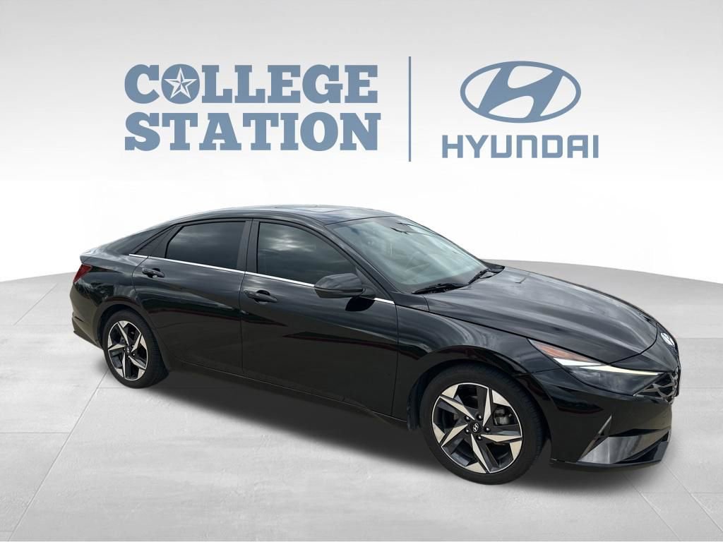 Used 2022 Hyundai Elantra Limited w/ Cargo Package image 4