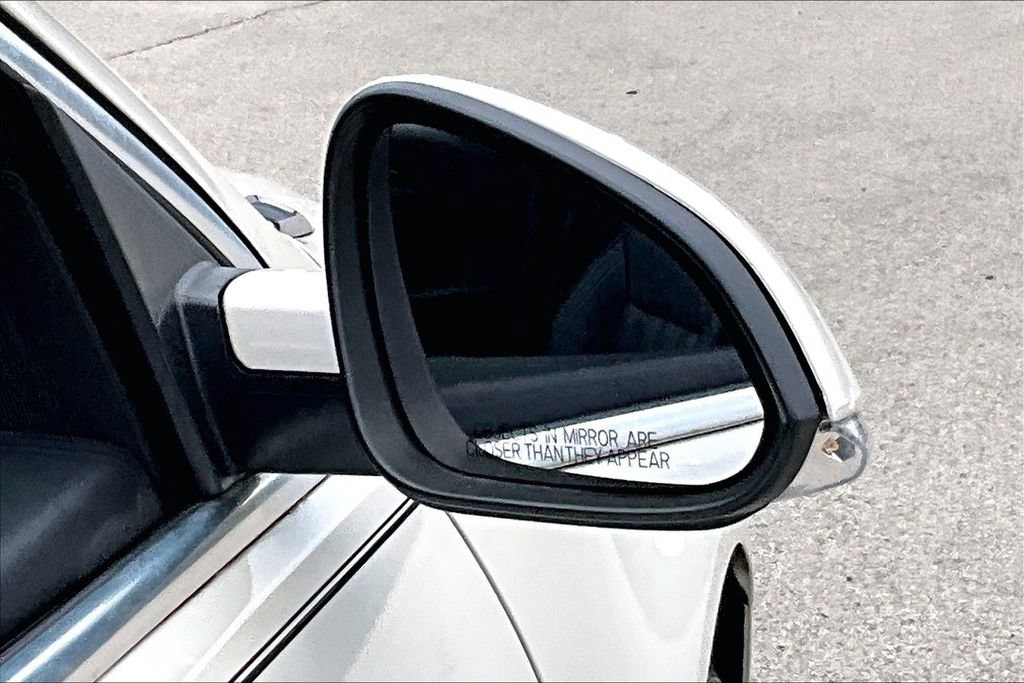 Used 2013 Buick Regal Premium FWD image 23