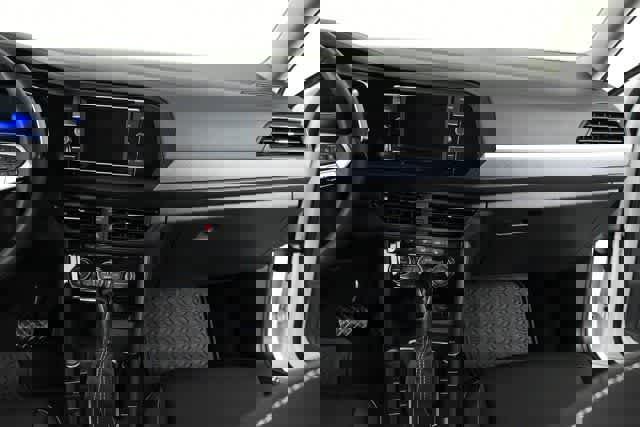 Certified 2022 Volkswagen Jetta SE image 16