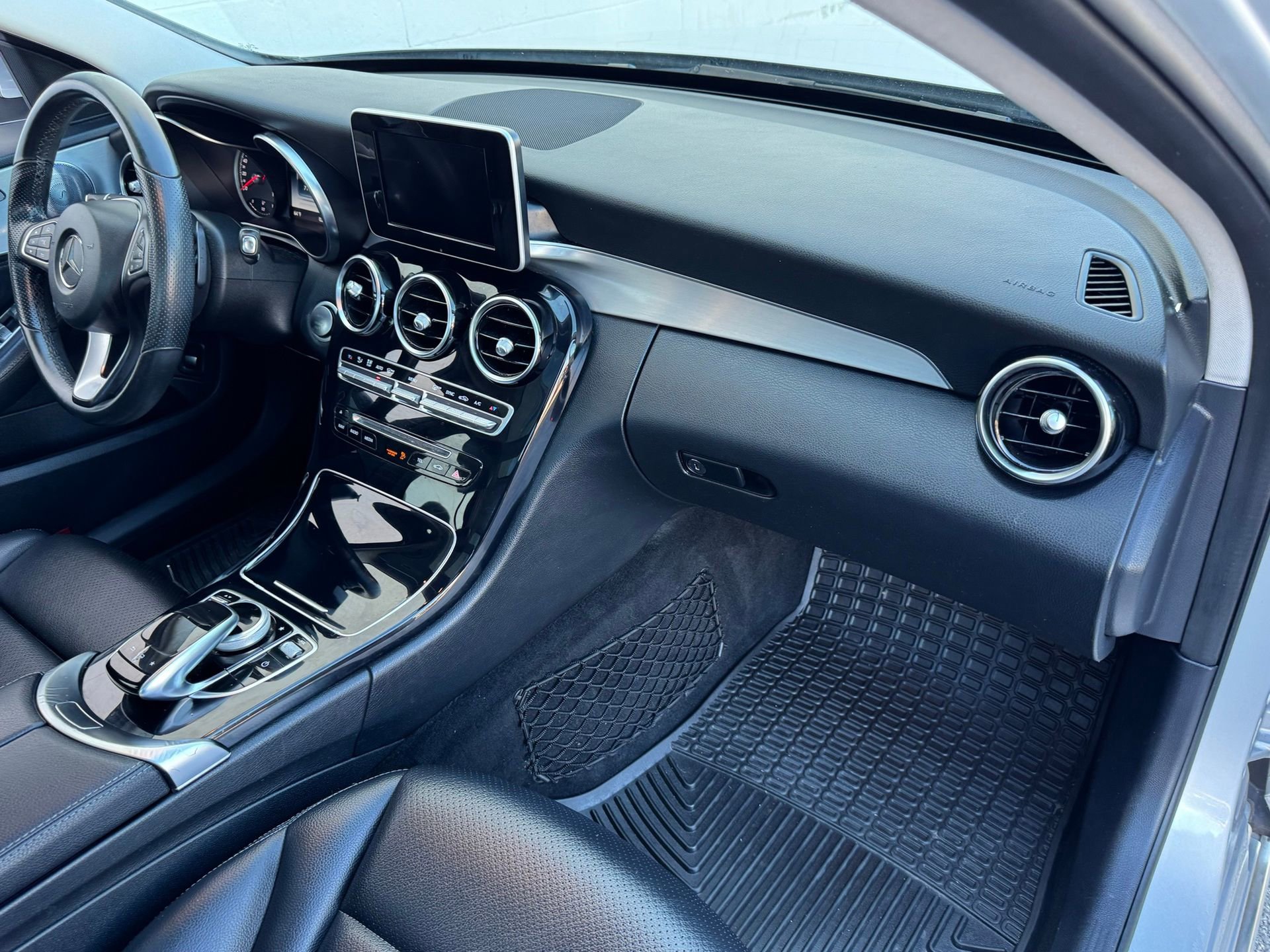 Used 2015 Mercedes-Benz C 300 4MATIC Sedan image 9