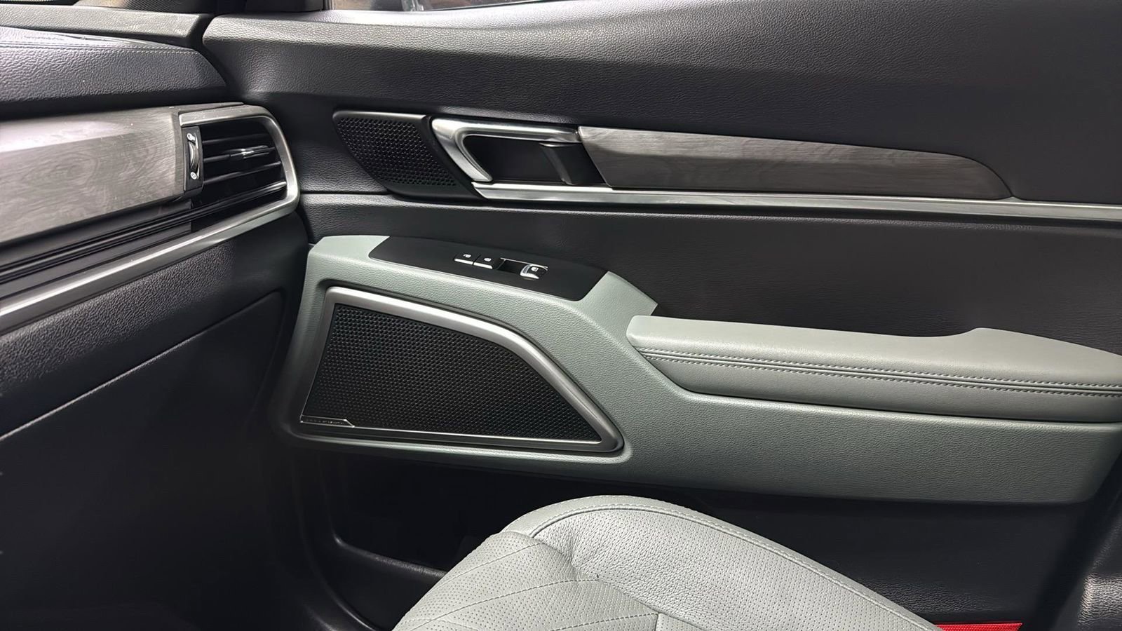 Used 2024 Kia Telluride EX X-Line image 24