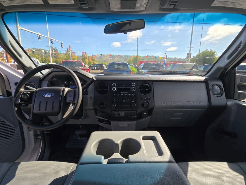 Used 2013 Ford F550 XL 2WD SuperCab 186 WB 84 CA w/ XL Value Pkg image 15