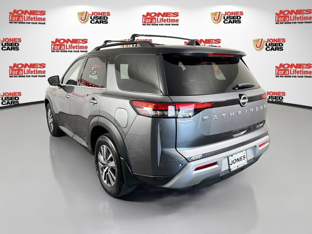 Used 2022 Nissan Pathfinder SL AWD/4WD image 2
